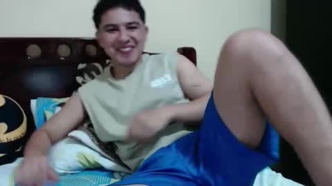 Snapshot of athleticboy2026 chatting on 05.04.26 Robin online show from 05.04.26