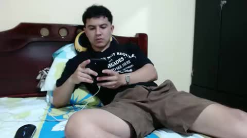 Snapshot of athleticboy2026 chatting on 05.11.26 Robin online show from 05.11.26