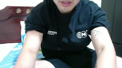 Snapshot of athleticboy2026 chatting on 05.19.26 Robin online show from 05.19.26