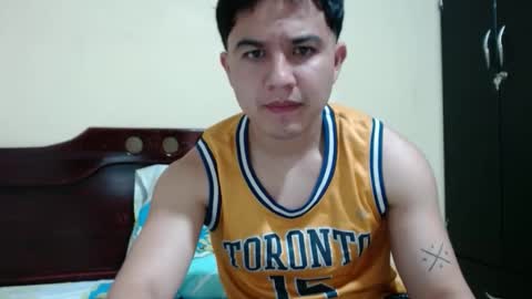 Snapshot of athleticboy2026 chatting on 05.20.26 Robin online show from 05.20.26