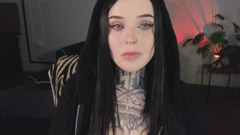 online every day between 10am-23pm online show from 11.27.25