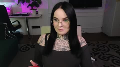 online every day between 10am-23pm online show from 04.11.26