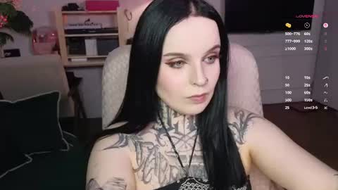 online every day between 10am-23pm online show from 06.15.26
