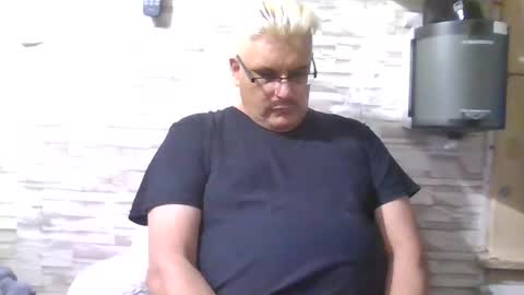 Snapshot of atr2424 chatting on 01.31.25 A online show from 01.31.25