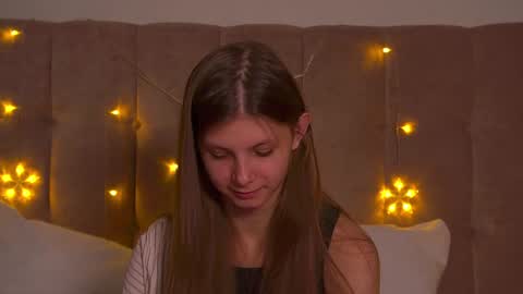 Snapshot of audreybarlow chatting on 12.14.24 Audrey online show from 12.14.24