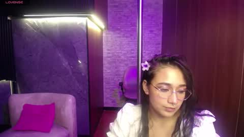 aura_cute_ online show from 03.04.26