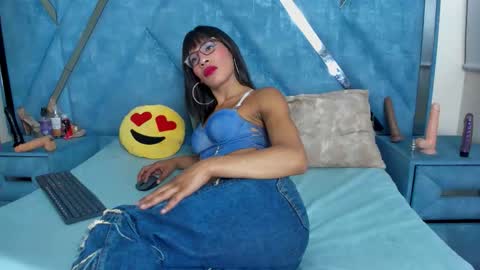 Monii Yi online show from 03.28.26