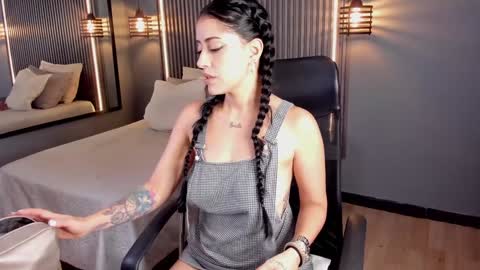 Aura online show from 02.05.25