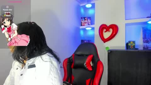 Aura Bluee Love online show from 04.29.26