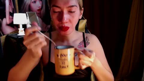 Snapshot of aurakharisma_xx chatting on 12.05.24 Miss awra online show from 12.05.24