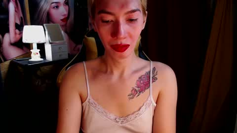 Snapshot of aurakharisma_xx chatting on 12.20.24 Miss awra online show from 12.20.24