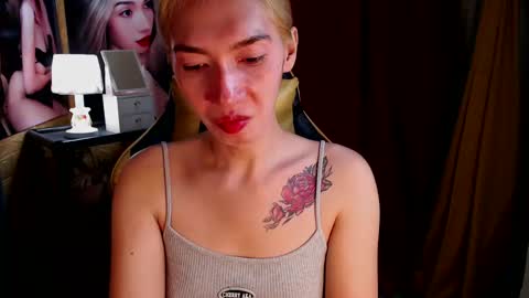 Snapshot of aurakharisma_xx chatting on 01.06.25 Miss awra online show from 01.06.25