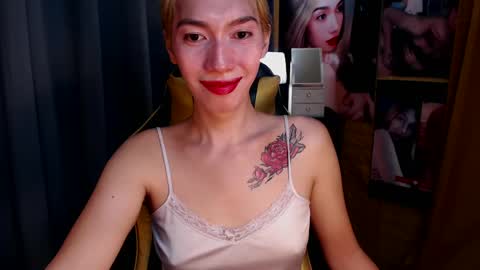 Snapshot of aurakharisma_xx chatting on 01.12.25 Miss awra online show from 01.12.25