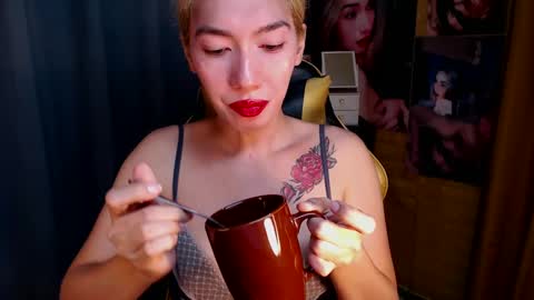 Snapshot of aurakharisma_xx chatting on 01.21.25 Miss awra online show from 01.21.25