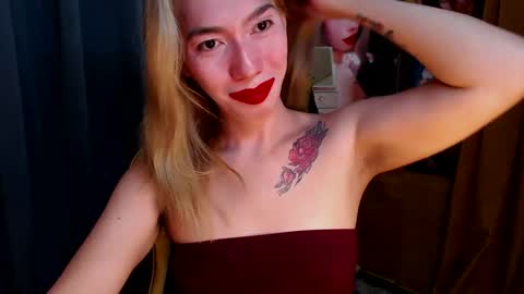 Snapshot of aurakharisma_xx chatting on 02.23.25 Miss awra online show from 02.23.25