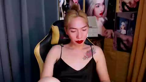 Snapshot of aurakharisma_xx chatting on 03.01.25 Miss awra online show from 03.01.25