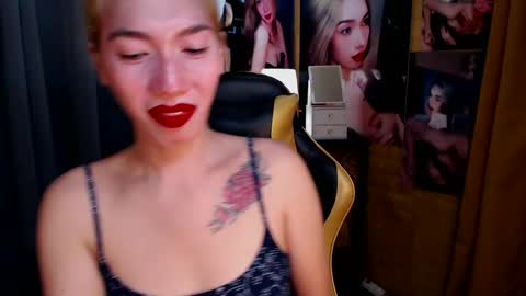Snapshot of aurakharisma_xx chatting on 03.03.25 Miss awra online show from 03.03.25