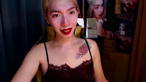 Snapshot of aurakharisma_xx chatting on 03.07.25 Miss awra online show from 03.07.25
