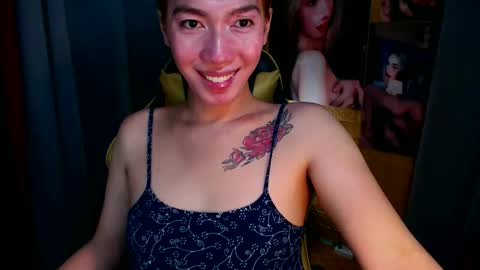 Snapshot of aurakharisma_xx chatting on 09.22.25 Miss awra online show from 09.22.25