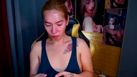 Snapshot of aurakharisma_xx chatting on 10.04.25 Miss awra online show from 10.04.25