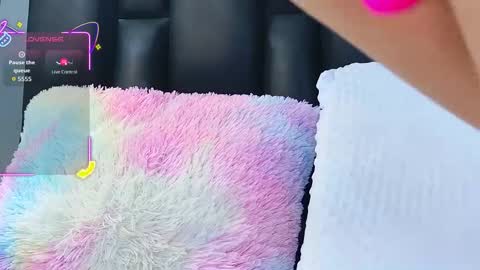 Aura online show from 11.22.25