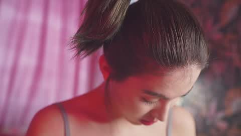 Nayeon online show from 12.19.24