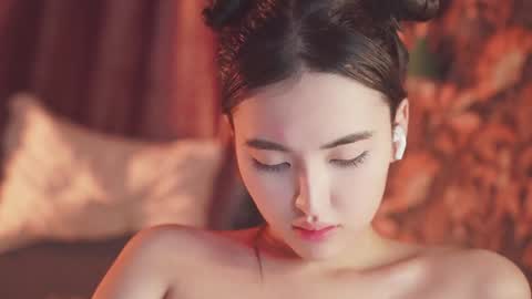 Nayeon online show from 12.20.24