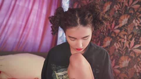 Nayeon online show from 12.22.24