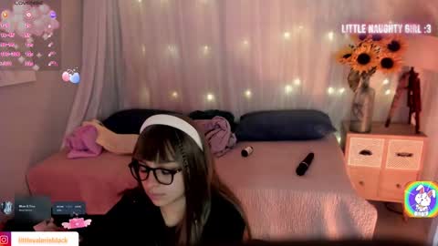 Snapshot of aurora_blaack chatting on 09.09.25 val online show from 09.09.25