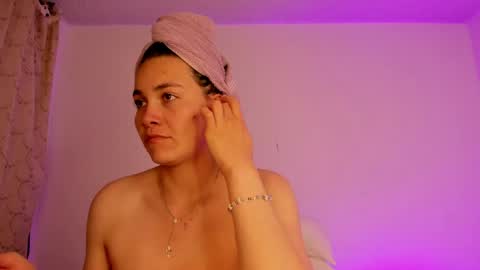 aurora_divine online show from 05.18.26