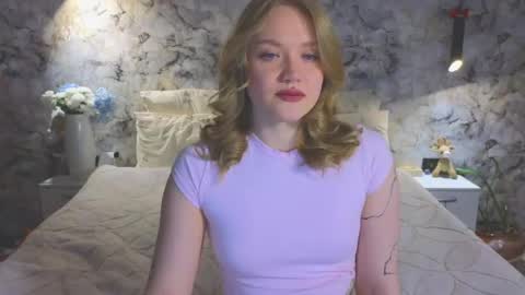Snapshot of aurora_golden chatting on 05.16.26 Kate online show from 05.16.26