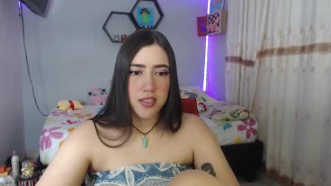 Snapshot of aurora_shy_ chatting on 02.05.25 Aurora  online show from 02.05.25