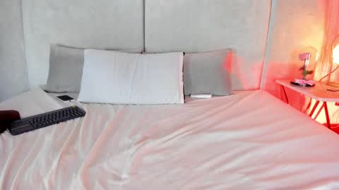 Snapshot of auroradurand chatting on 02.07.25 ...  ... online show from 02.07.25