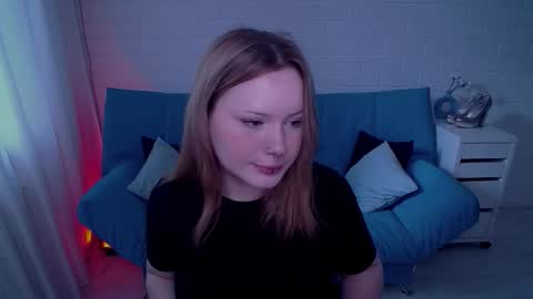 Snapshot of auroramour chatting on 10.14.25 Aurora online show from 10.14.25