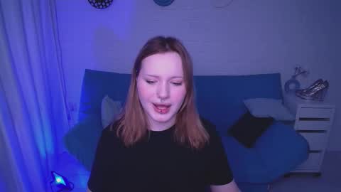 Snapshot of auroramour chatting on 10.16.25 Aurora online show from 10.16.25
