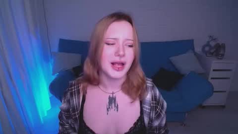 Snapshot of auroramour chatting on 10.17.25 Aurora online show from 10.17.25
