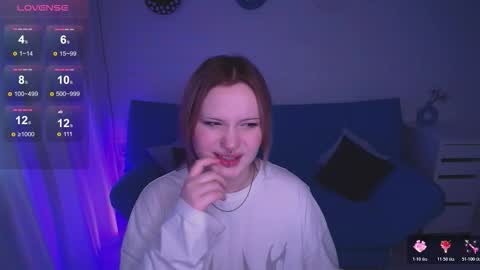 Snapshot of auroramour chatting on 10.21.25 Aurora online show from 10.21.25