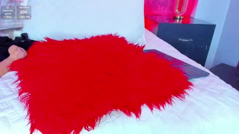 Snapshot of aurorarojas chatting on 12.28.24 Aurora Rojas online show from 12.28.24