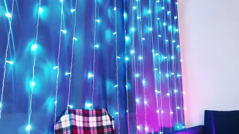 Snapshot of auroraunique chatting on 03.06.25 Aurora online show from 03.06.25