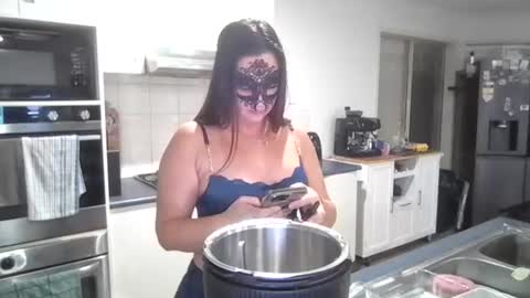 Snapshot of ausbunnyx chatting on 06.18.26 Ausbunnyx online show from 06.18.26