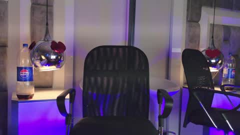 austinreeds online show from 04.13.26