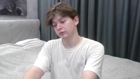 Snapshot of ausxuw chatting on 10.04.25 ausxuw online show from 10.04.25