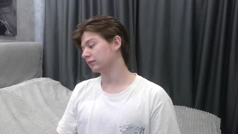 Snapshot of ausxuw chatting on 10.08.25 ausxuw online show from 10.08.25