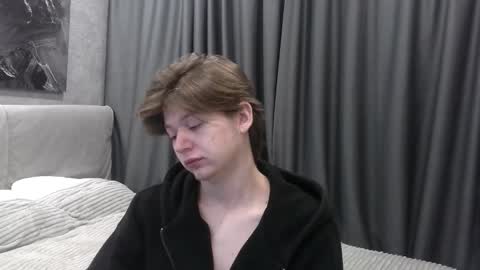 Snapshot of ausxuw chatting on 10.09.25 ausxuw online show from 10.09.25