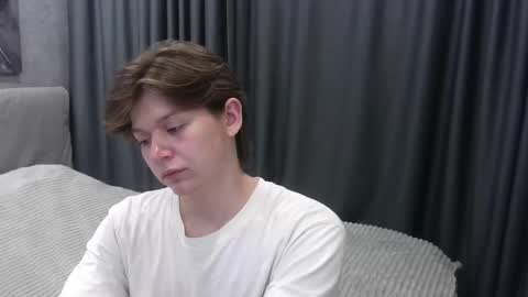 Snapshot of ausxuw chatting on 10.15.25 ausxuw online show from 10.15.25