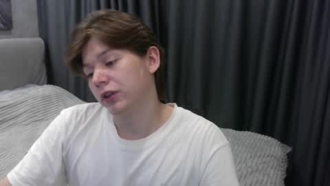 Snapshot of ausxuw chatting on 10.16.25 ausxuw online show from 10.16.25