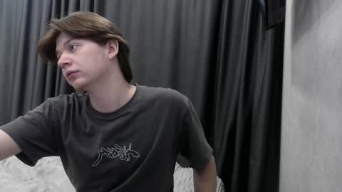 Snapshot of ausxuw chatting on 10.21.25 ausxuw online show from 10.21.25