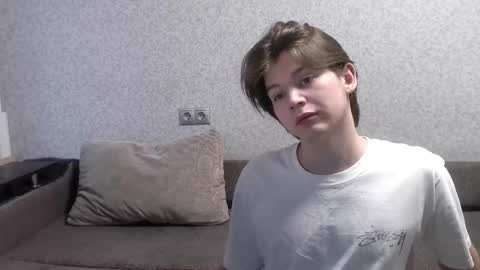 Snapshot of ausxuw chatting on 10.25.25 ausxuw online show from 10.25.25