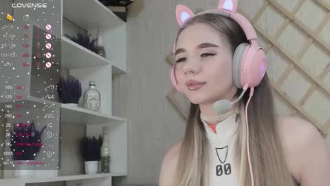 Snapshot of auto_baby chatting on 10.30.25 Dasha online show from 10.30.25