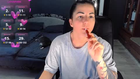 Snapshot of ava__doll chatting on 12.16.24 Ava online show from 12.16.24